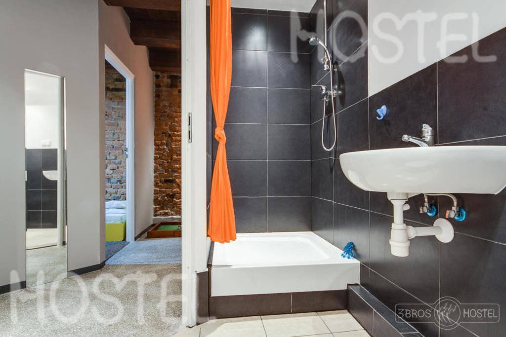 3 Bros' Hostel Cieszyn Cieszyn  Bagian luar foto